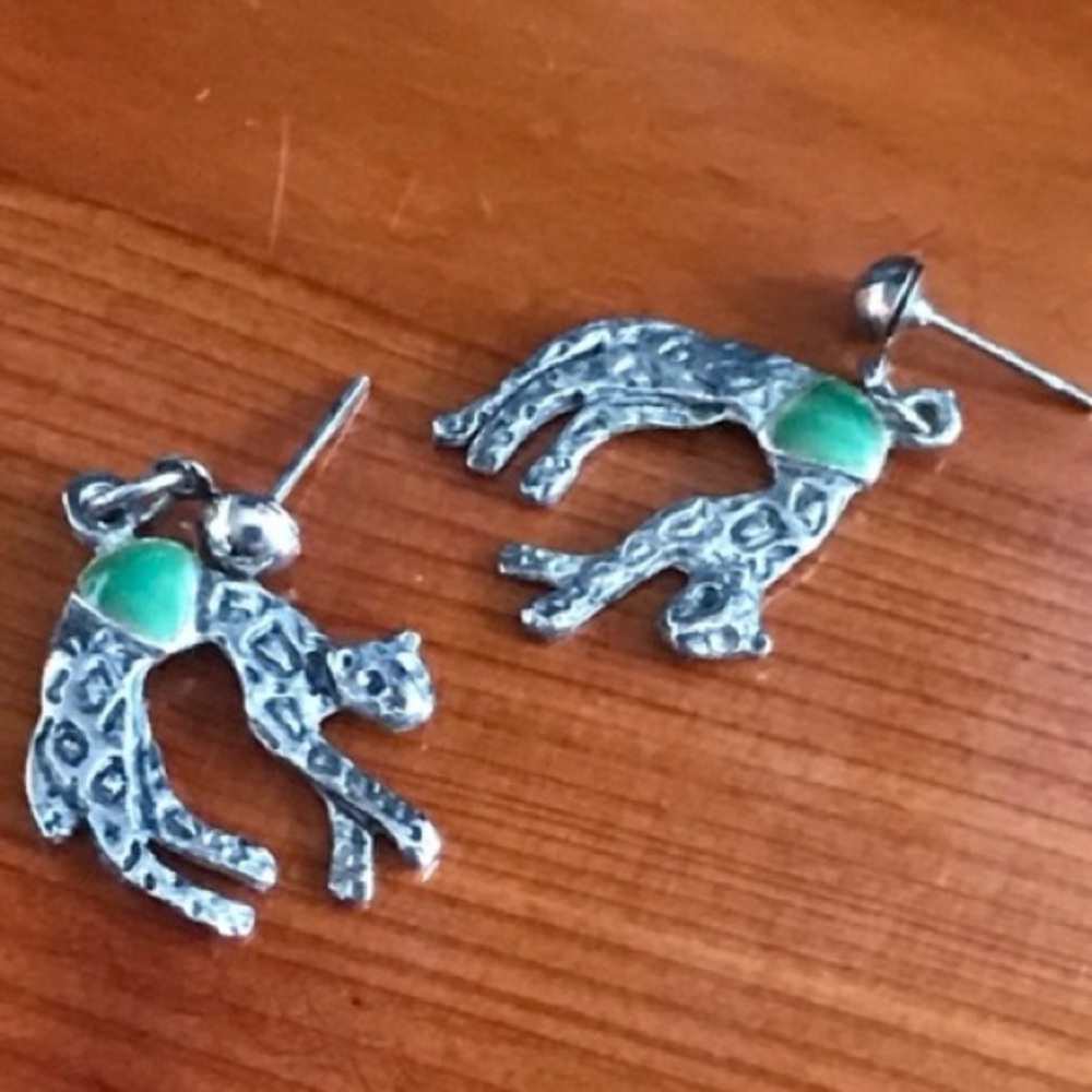 Unique Eighties Silvertone Pierced Post Earrings Jungle Cat Green Enamel Accents